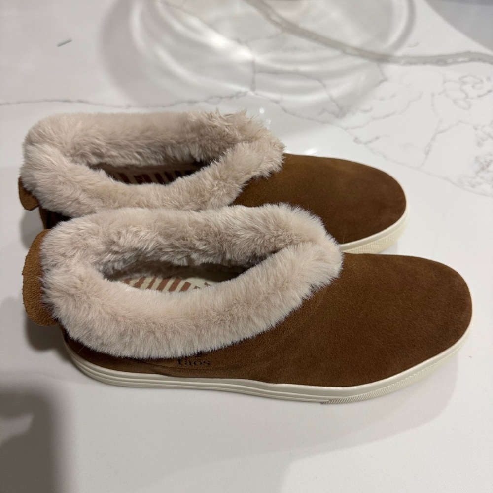 Taos Footwear Brown Faux Fur Women's Slippers